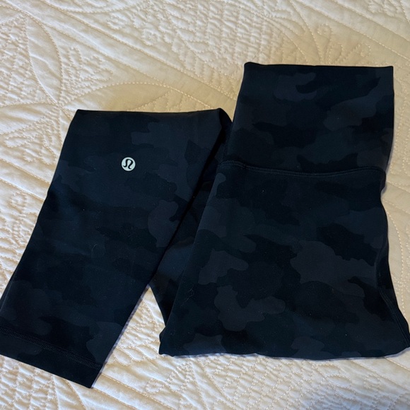 lululemon athletica Black Camo Leggings - Picture 1 of 10